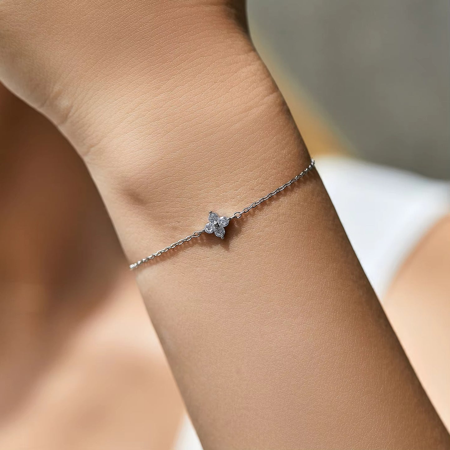 Bracelet trèfle central scintillant argent 925 – Elina.