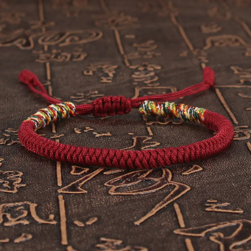 RUBY - Bracelet bouddhiste tibétain unisexe tressé à la main avec nœud King Kong, chaîne colorée pour femmes et hommes amoureux, bijoux porte-bonheur - Le BRACELET 