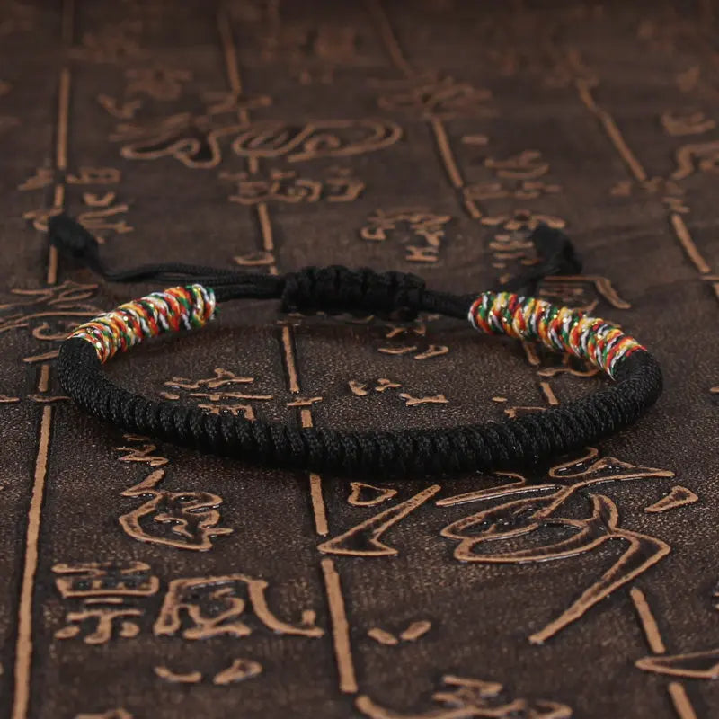 RUBY - Bracelet bouddhiste tibétain unisexe tressé à la main avec nœud King Kong, chaîne colorée pour femmes et hommes amoureux, bijoux porte-bonheur - Le BRACELET 