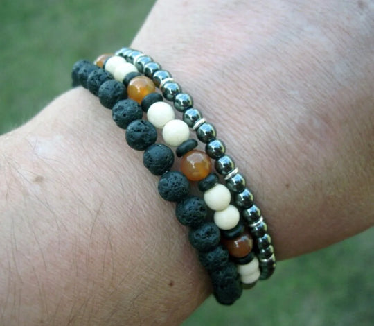 AARON - Ensemble de bracelets pour hommes. Bracelet perlé pour hommes Bracelet de style surfeur. Bracelet pour hommes empilable Bracelets empilables Bracelets Boho extensibles - Le BRACELET 