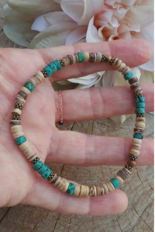 AARON - Ensemble de bracelets pour hommes. Bracelet perlé pour hommes Bracelet de style surfeur. Bracelet pour hommes empilable Bracelets empilables Bracelets Boho extensibles - Le BRACELET 